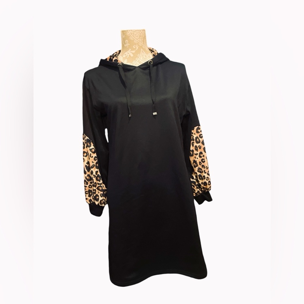 Allison Brittney Womenβs Size Small Black/Leopard Print Hoodie Dress